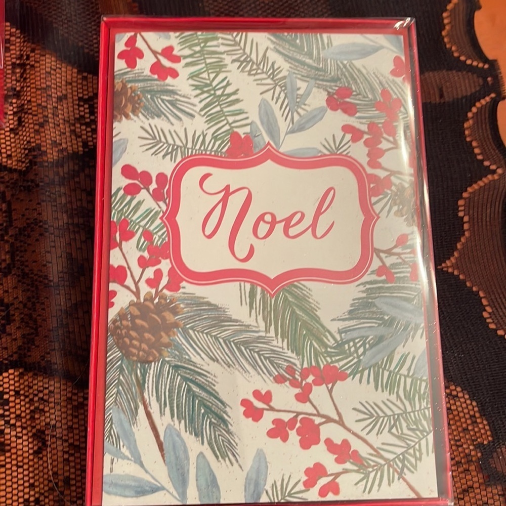 Four boxes of American Greetings Christmas cards - Picture 7 of 8